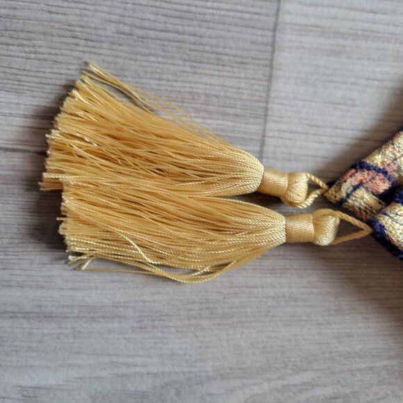 Vintage Floral Tapestry Table Runner With Gold Tassels 72" Long Beige & Navy Blu - Picture 3 of 7